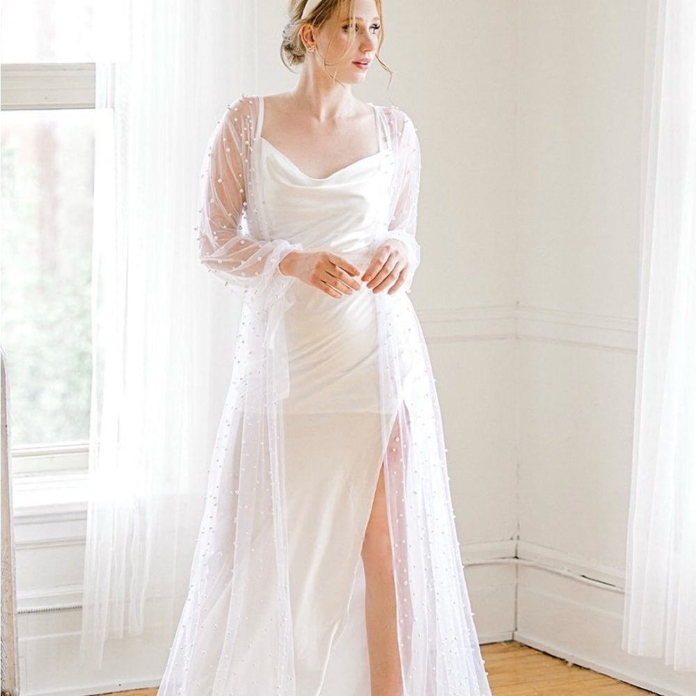 Soft Tulle Pearl Robe